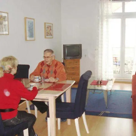 Haus Lindenhof - Strandstrasse * Müritz